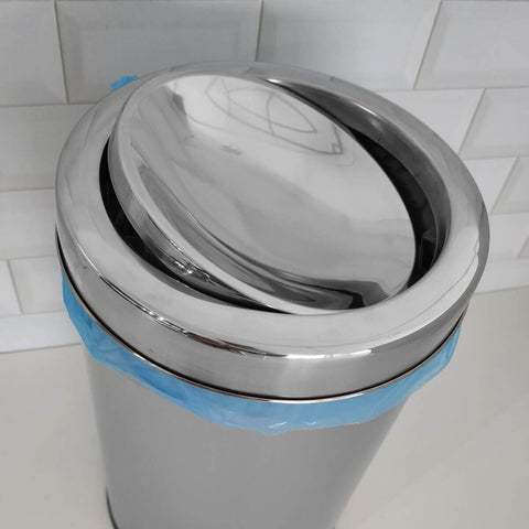 Lixeira Para Cozinha Em Aço Inoxidável 9,1 Litros Lixeira Com Tampa Basculante Martinazzo Lixeira Para Cozinha Em Aço Inoxidável 9,1 Litros Lixeira Com Tampa Basculante Martinazzo