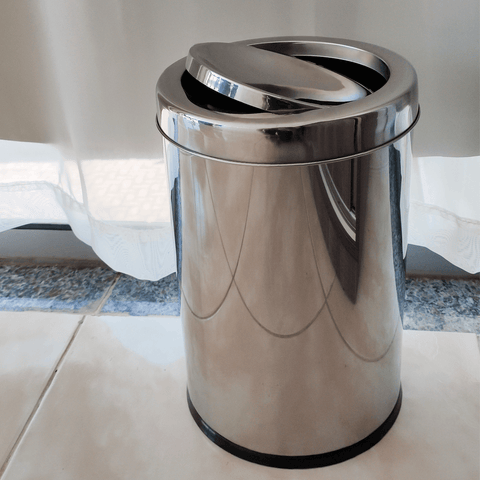 Lixeira Para Cozinha Em Aço Inoxidável 9,1 Litros Lixeira Com Tampa Basculante Martinazzo Lixeira Para Cozinha Em Aço Inoxidável 9,1 Litros Lixeira Com Tampa Basculante Martinazzo