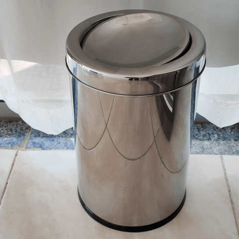 Lixeira Para Cozinha Em Aço Inoxidável 9,1 Litros Lixeira Com Tampa Basculante Martinazzo Lixeira Para Cozinha Em Aço Inoxidável 9,1 Litros Lixeira Com Tampa Basculante Martinazzo