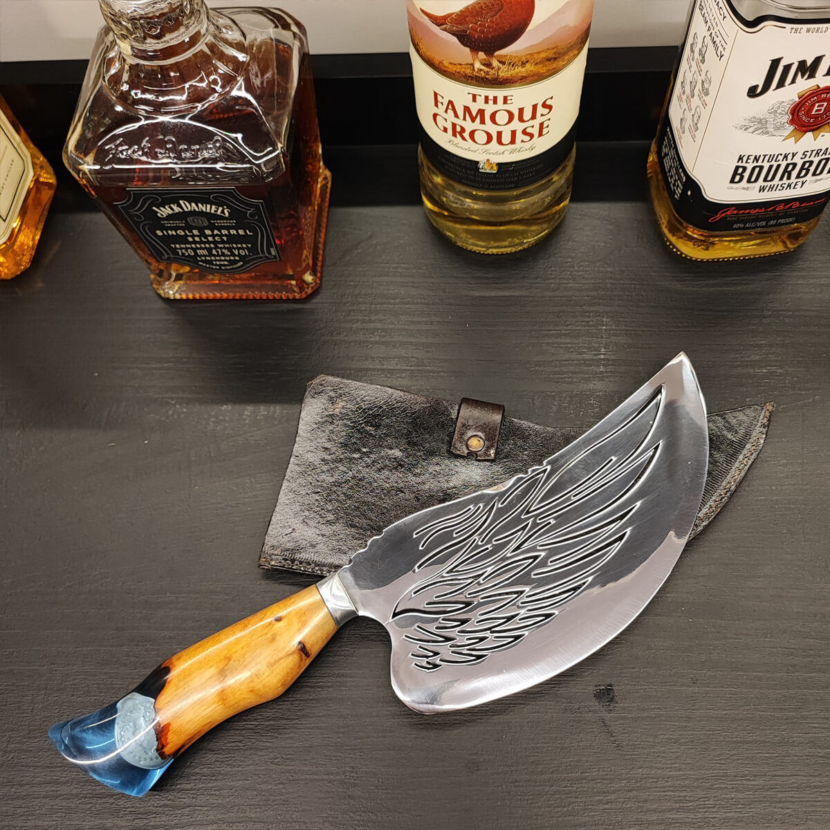 126CUTASAREIS_C.jpg 126CUTASAREIS_C.jpg