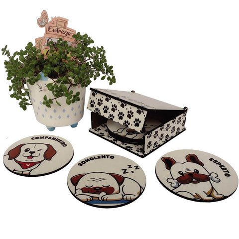 Conjunto 6 Descansos para Copos em MDF com Caixinha Artesanal Cachorrinhos Personalizado Conjunto 6 Descansos para Copos em MDF com Caixinha Artesanal Cachorrinhos Personalizado