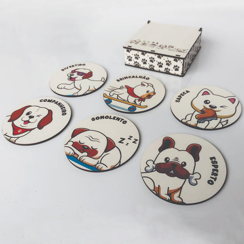 Conjunto 6 Descansos para Copos em MDF com Caixinha Artesanal Cachorrinhos Personalizado Conjunto 6 Descansos para Copos em MDF com Caixinha Artesanal Cachorrinhos Personalizado
