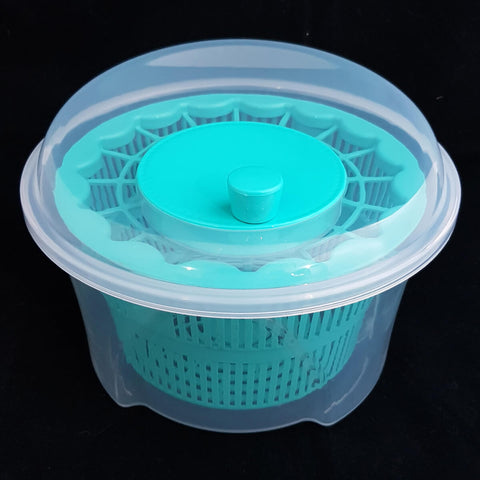 Secador de Salada Centrifuga Manual Seca Verduras e Vegetais Arthi Azul Tiffany Secador de Salada Centrifuga Manual Seca Verduras e Vegetais Arthi Azul Tiffany