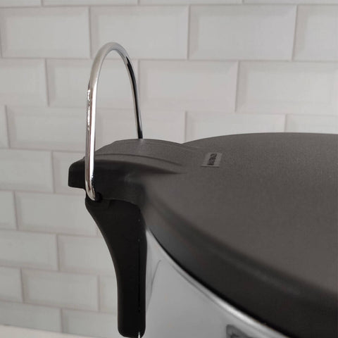 Lixeira Com Pedal 12 L De Aço Inox Com Balde Interno Removível Martinazzo Lixeira Com Pedal 12 L De Aço Inox Com Balde Interno Removível Martinazzo