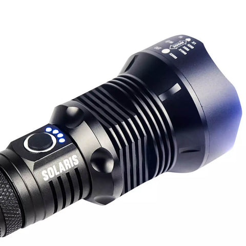 Lanterna Tática de Longo Alcance Solaris Resistente à Água com Bateria USB Invictus Preta