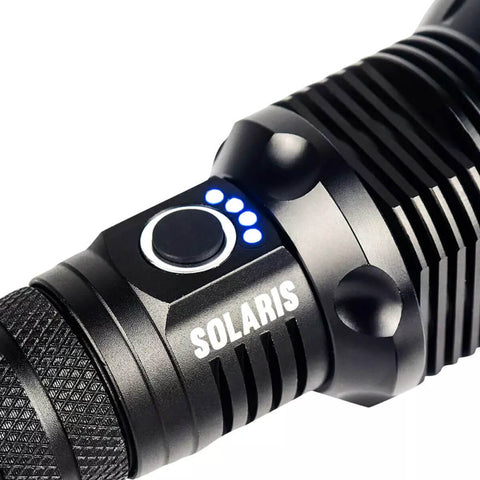 Lanterna Tática de Longo Alcance Solaris Resistente à Água com Bateria USB Invictus Preta