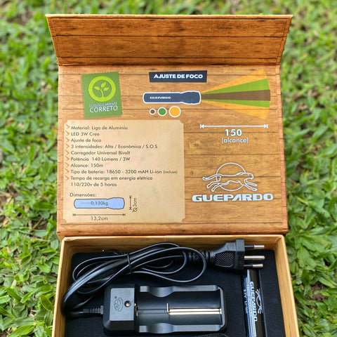 Lanterna Tática Attack Guepardo 140 lumens Bateria 3200mAh Recarregável e Carregador Preta