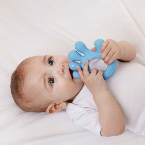 Mordedor de Silicone com Textura Macia para Bebê Buba Mãozinha Azul