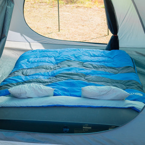 Saco de Dormir Casal Kuple Nautika com Travesseiro Poliéster 210T Camping Azul