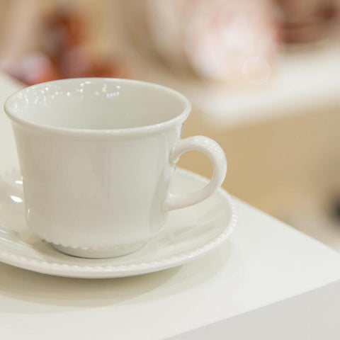 Xicara com Pires para Café Chá 240ml de Cerâmica Branca Corona Yoi