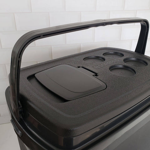 Caixa Térmica Tropical 32L Soprano para Bebidas com Alça de Mão Articulável Preta