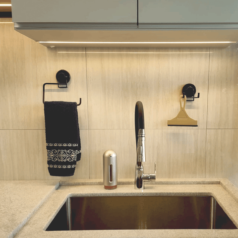 Gancho com Ventosa Preto Duplo Cabide Multiuso para Roupas Faciliti Schmitt