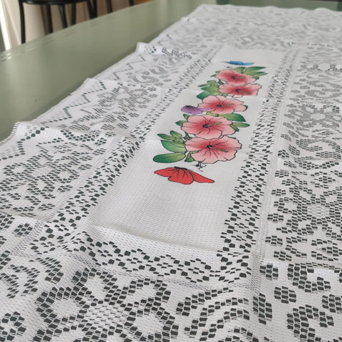 Trilho Caminho de Mesa Rendado Branco 150cm x 40cm Desenho Hibisco Valência