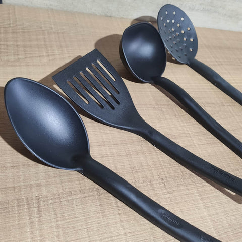 Conjunto 4 Utensílios de Cozinha Plástico Preto Colher Concha Escumadeira Espátula