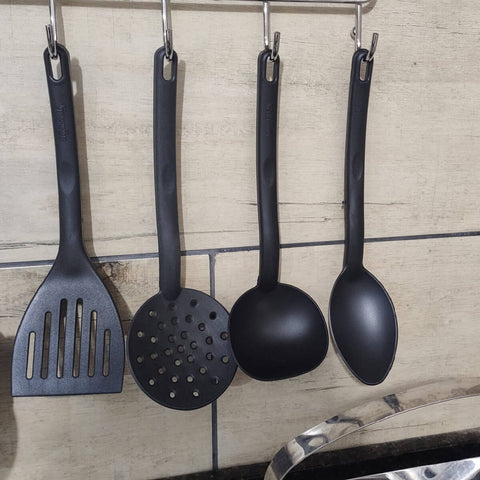 Conjunto 4 Utensílios de Cozinha Plástico Preto Colher Concha Escumadeira Espátula