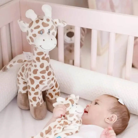 Conjunto Naninha e Pelúcia Girafinha Buba Quarto Bebê Safari Bege Soninho Decoração