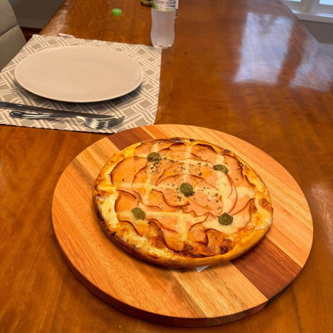 Tábua de Corte Redonda 35cm Madeira Forma Pizza Frios Petiscos Queijos Lisa para Servir