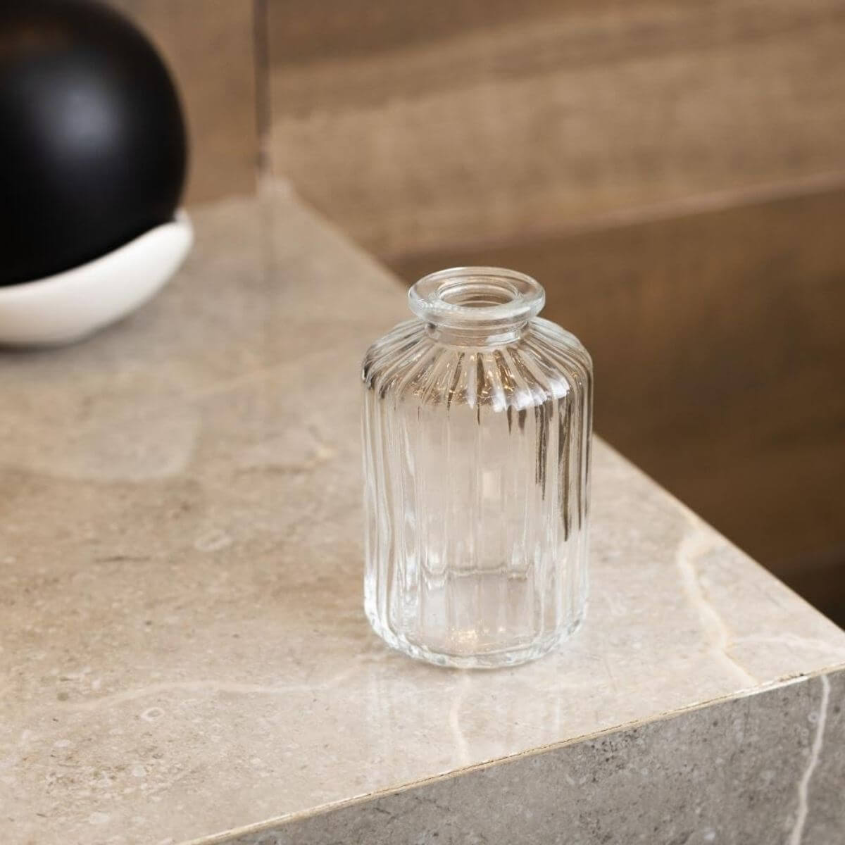 220168X6_C.jpg