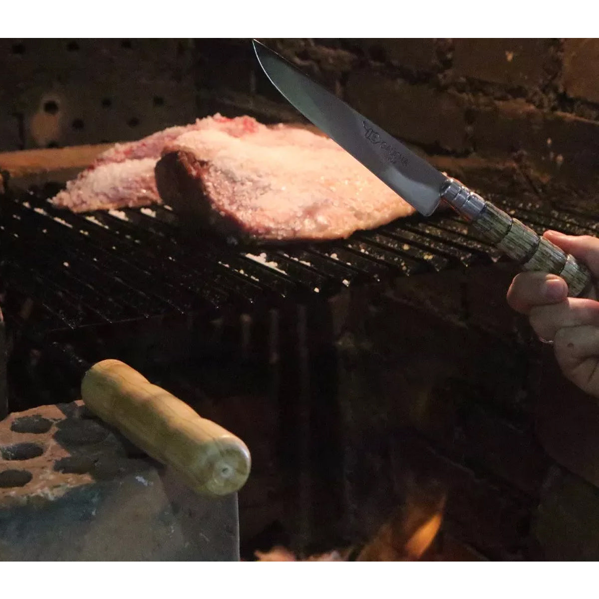Faca_Churrasco_6''_Aço_Inox_Cabo_Rabo_De_Tatu_e_Bainha_Couro5.jpeg