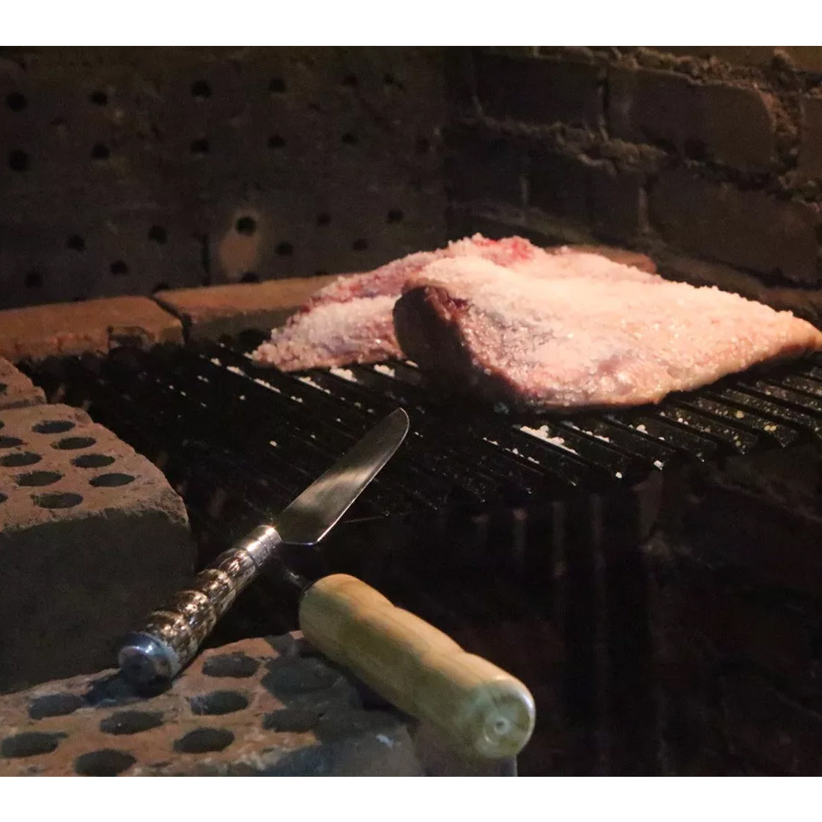Faca_Churrasco_6''_Aço_Inox_Cabo_Rabo_De_Tatu_e_Bainha_Couro7.jpeg