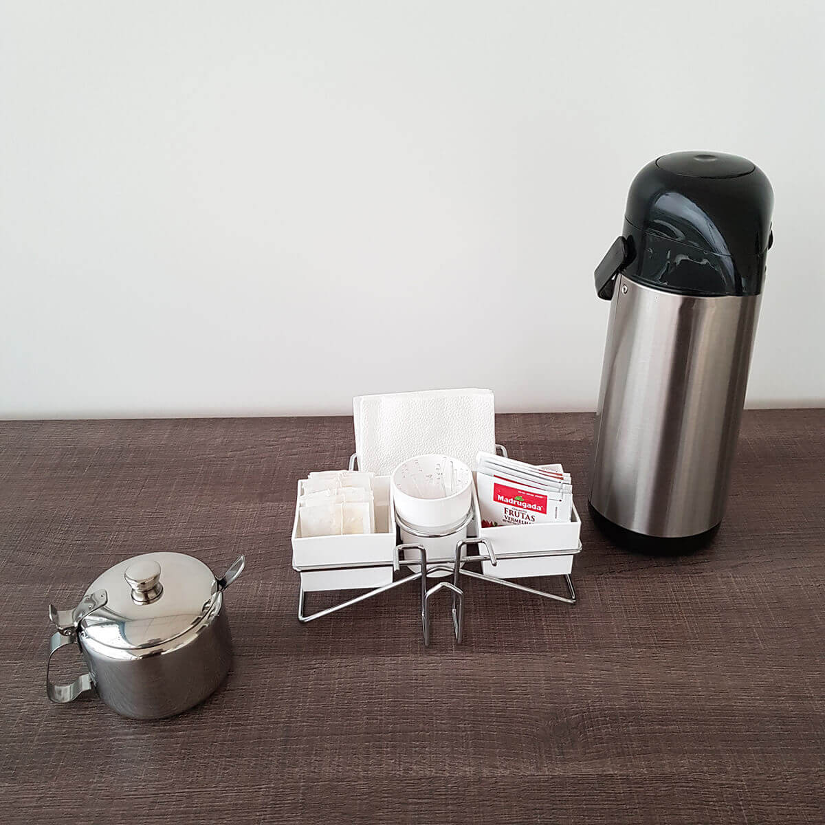 Suporte_Porta_Sachês_Açúcar_Mexedor_Adoçante_Chás_Organizador_para_Mesa_do_Café_Branco62.jpeg