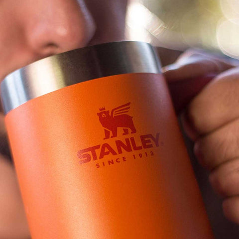 Caneca Térmica Para Cerveja Chopp Caneca Stanley 709ml Aço Inox Laranja