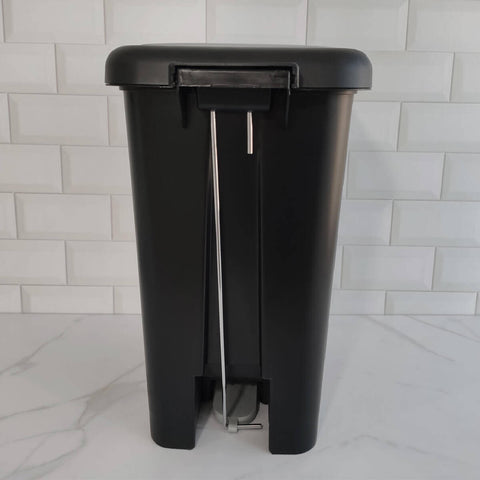 Lixeira de Cozinha Click e Pedal Cesto de Lixo para Banheiro 15 litros Double Coza Preta