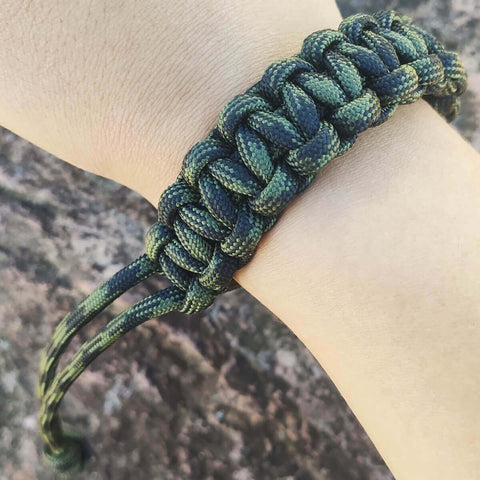 Pulseira Paracord 550lb Bracelete Tático 2,5m Corda De Sobrevivência Camo Preto e Oliva